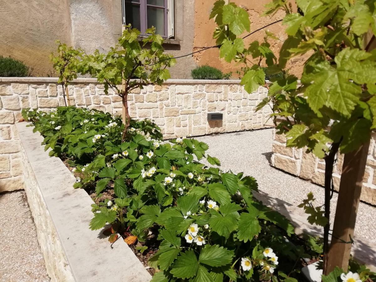 L'Auberge De Treigny Exterior photo